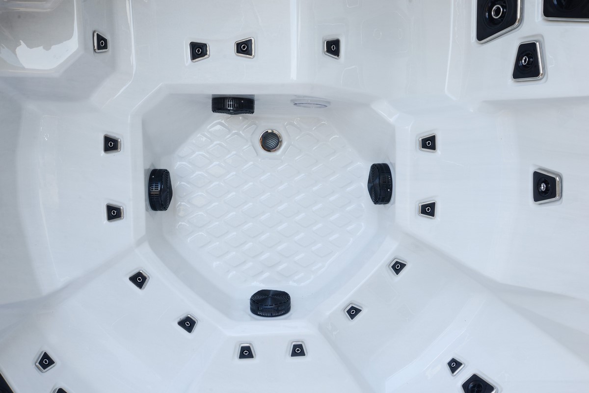 Platinum Spas Solar Eclipse