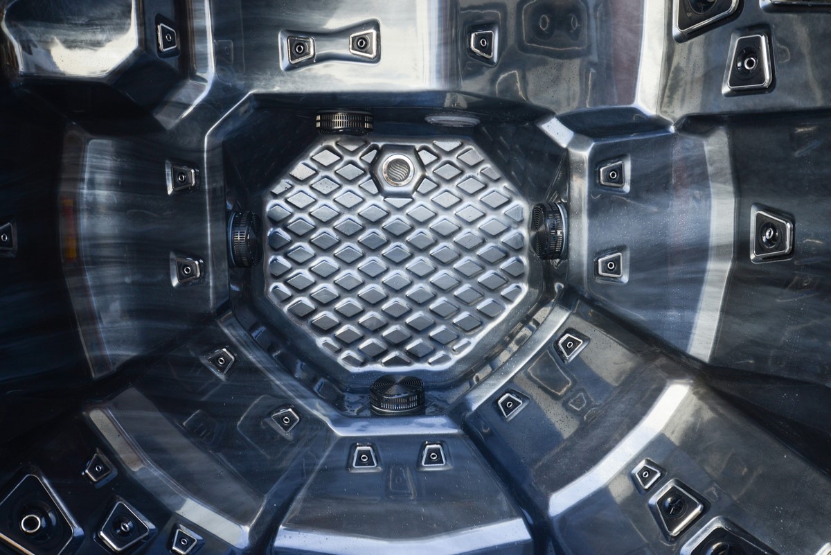 Platinum Spas Solar Eclipse