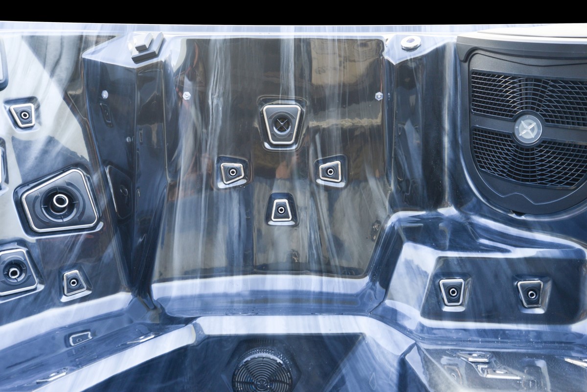 Platinum Spas Solar Eclipse