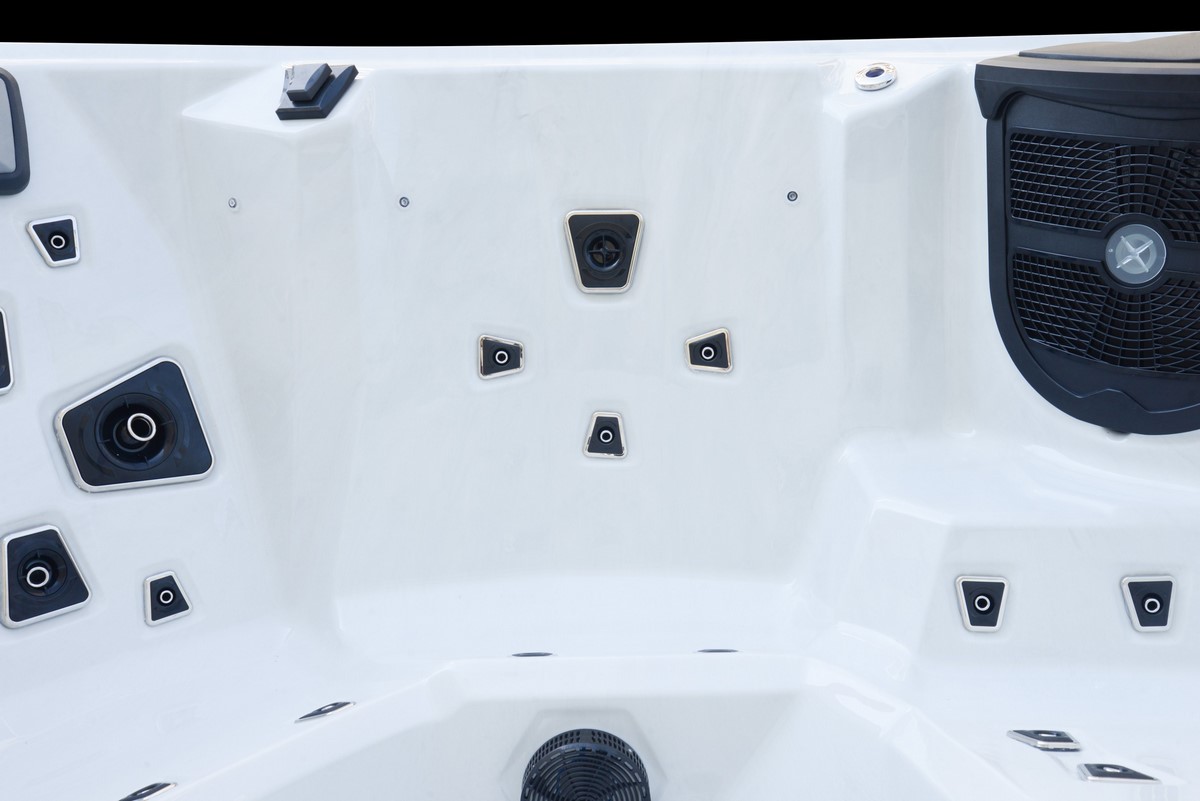 Platinum Spas Solar Eclipse