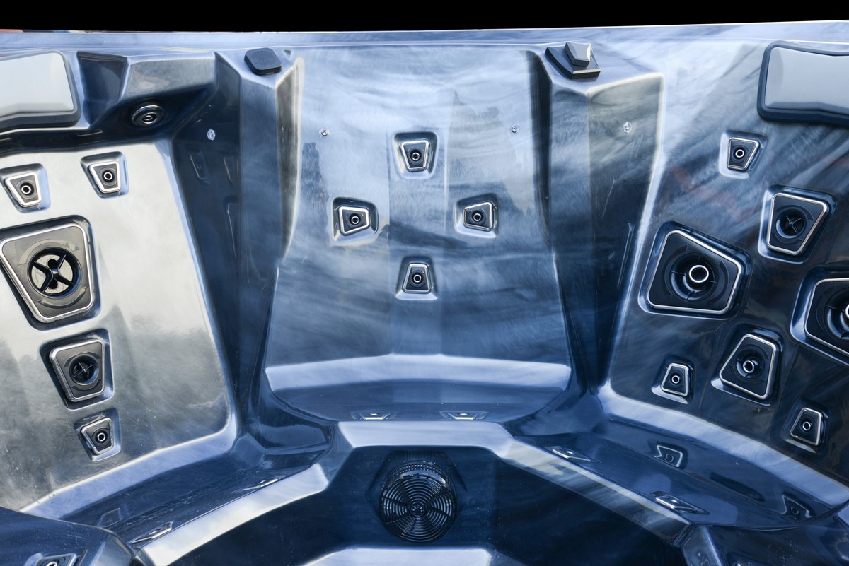 Platinum Spas Solar Eclipse