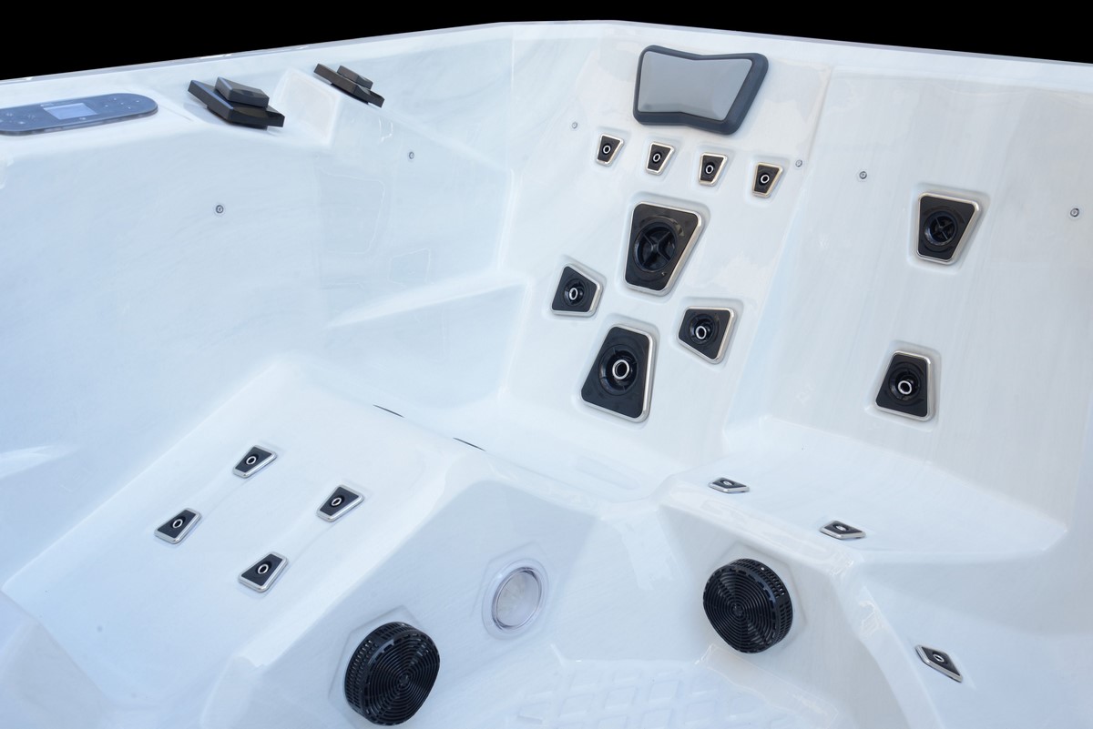 Platinum Spas Solar Eclipse