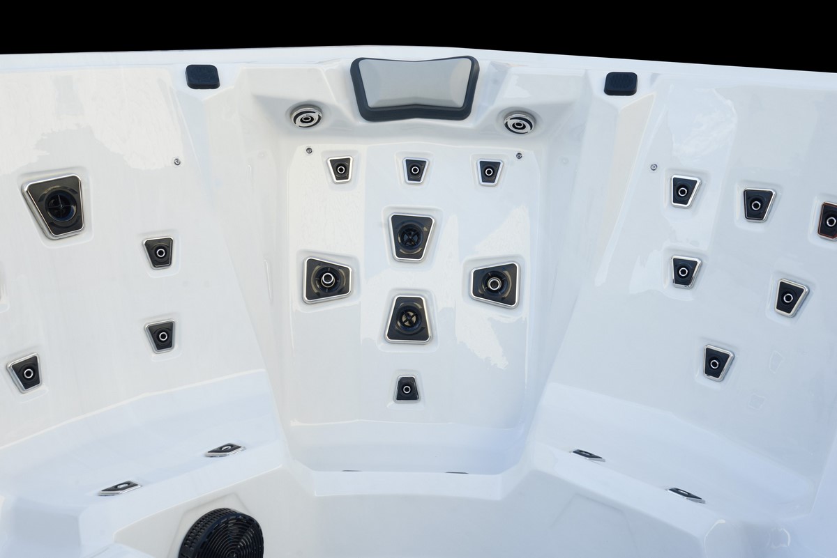 Platinum Spas Solar Luna