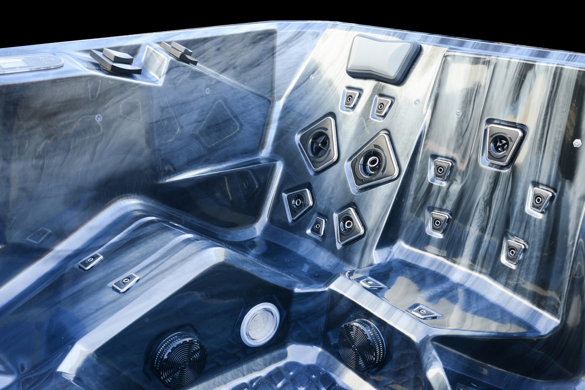 Platinum Spas Solar Luna