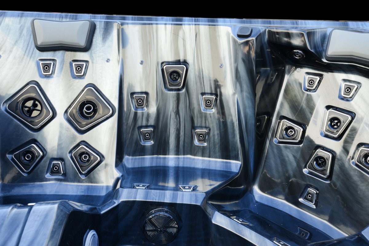 Platinum Spas Solar Luna