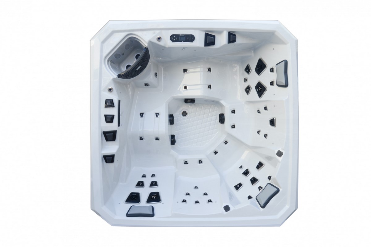 The Platinum Spas Luna Hot Tub